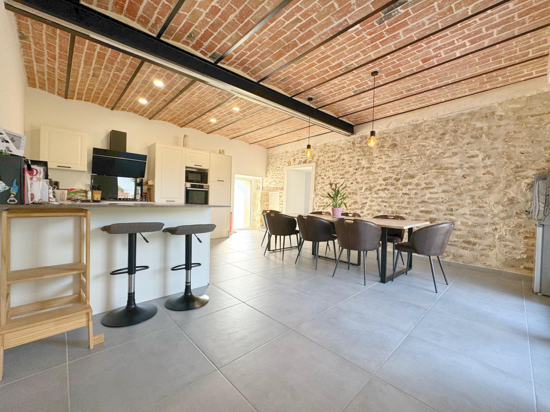 Miniature photo - 2 / 13