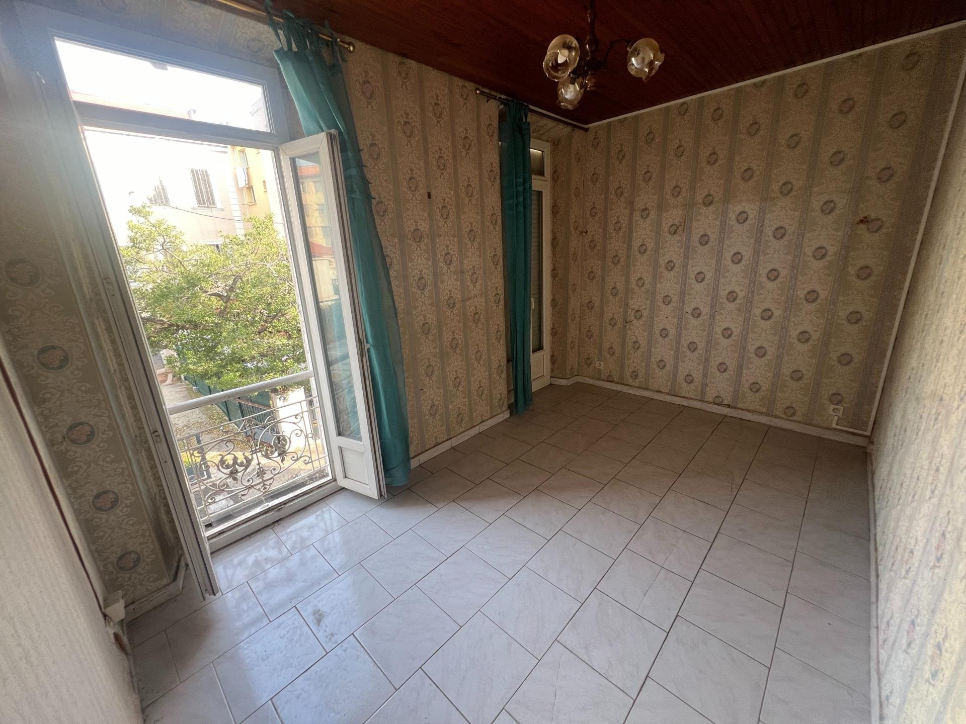 Miniature photo - 2 / 8