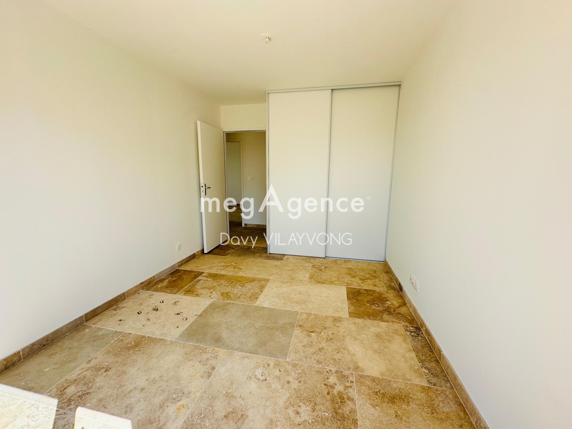 Miniature photo - 8 / 16