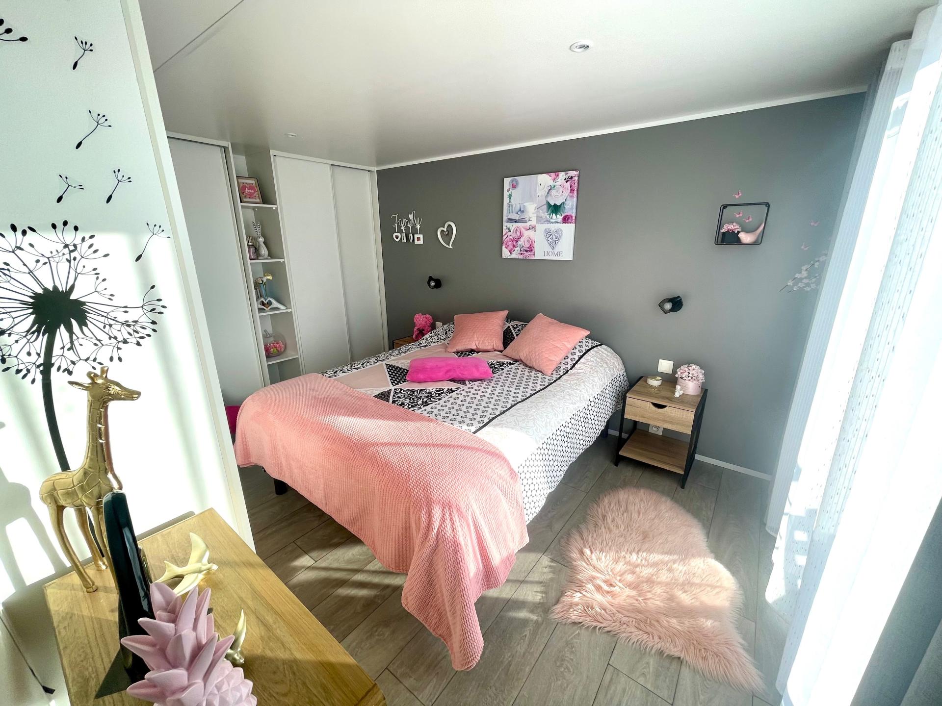 Miniature photo - 8 / 16