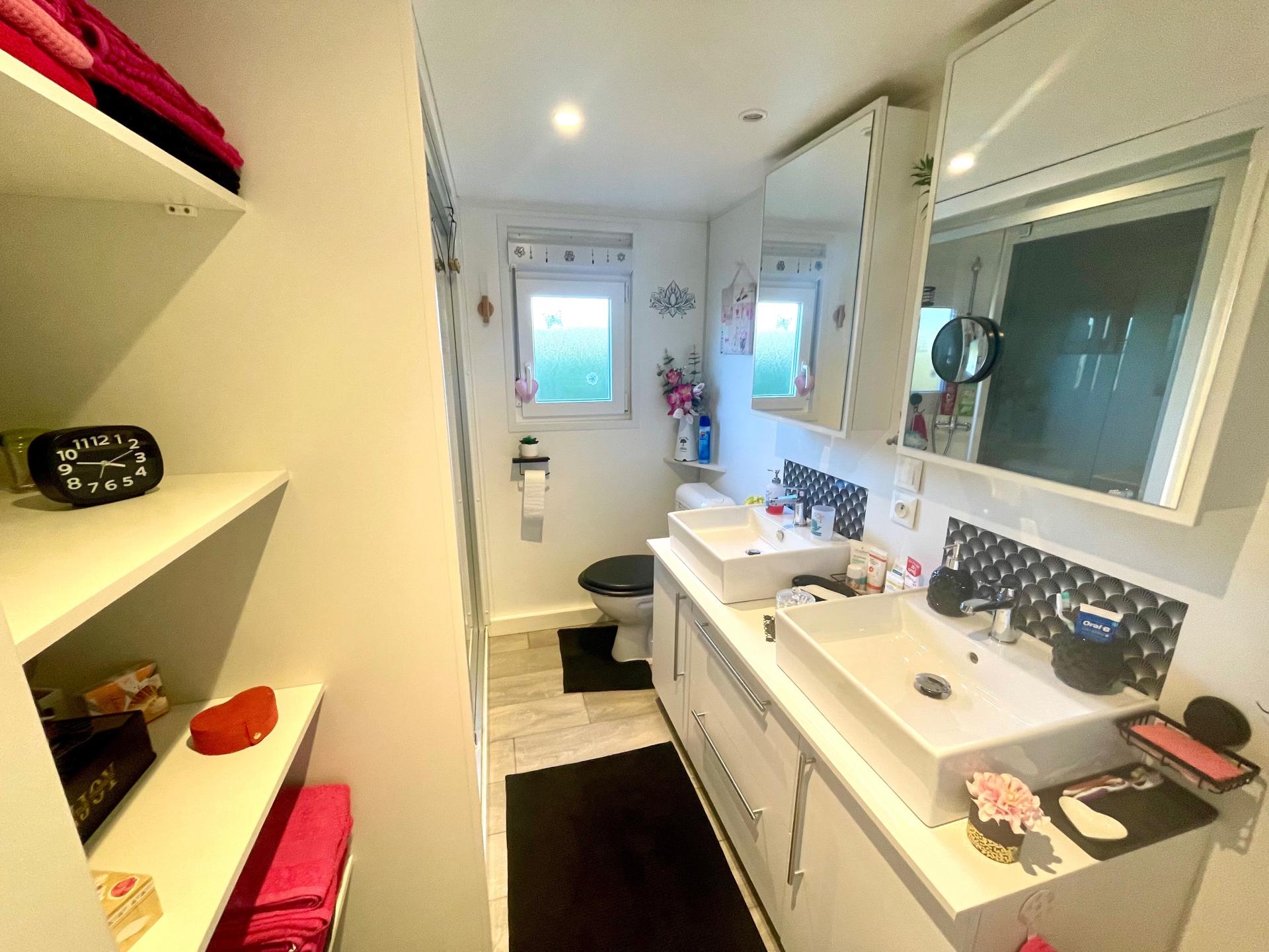 Miniature photo - 11 / 16