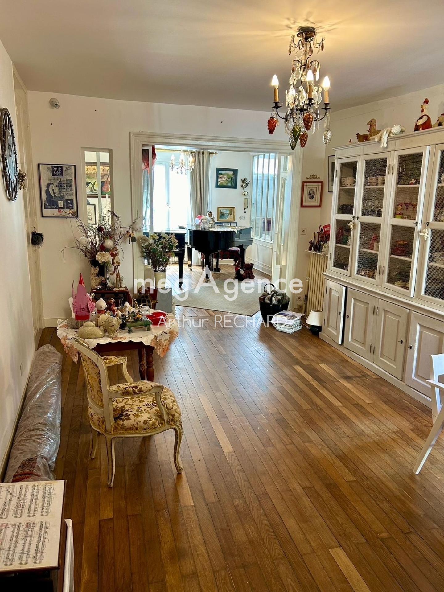 Miniature photo - 2 / 8