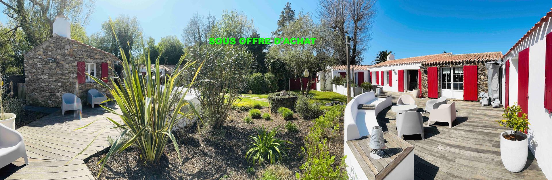 Miniature photo - 2 / 18