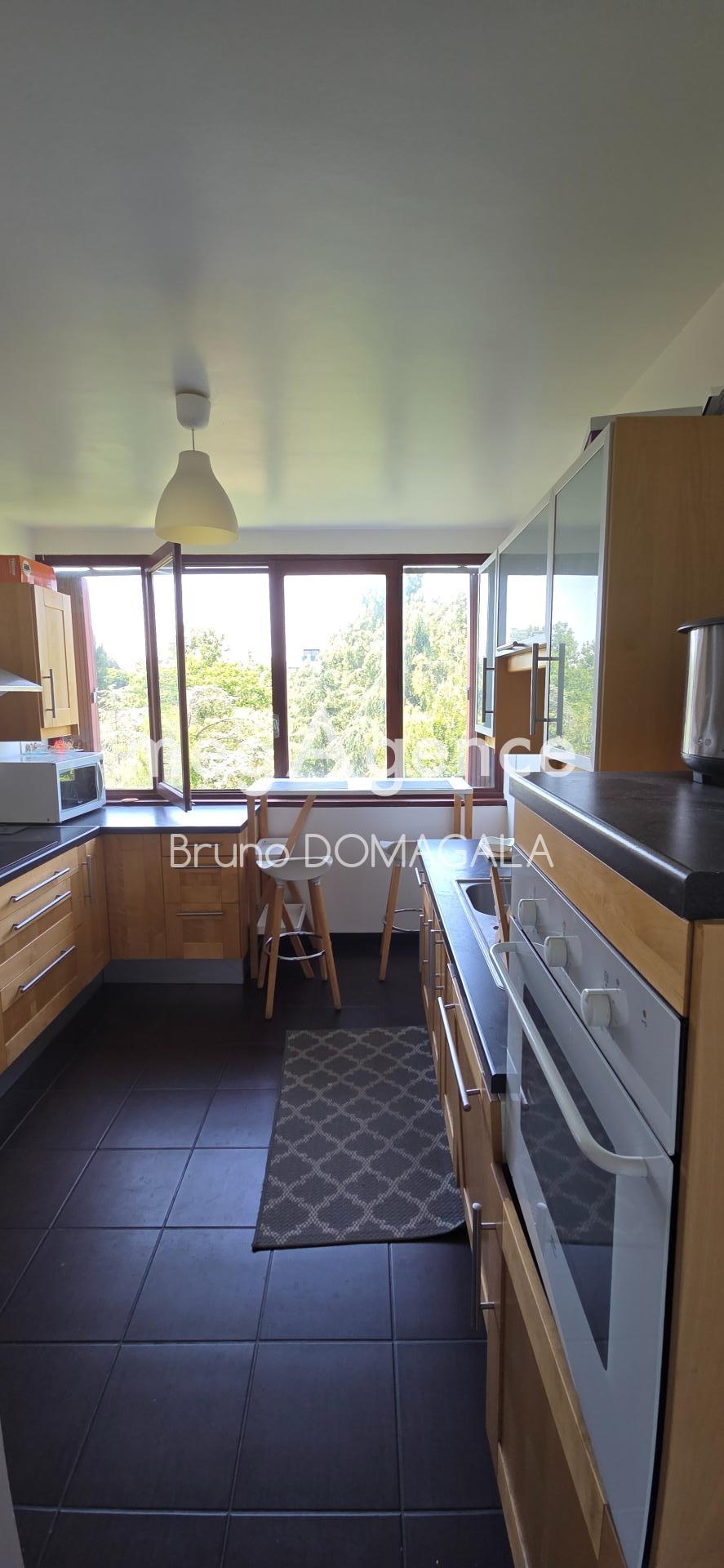 Miniature photo - 2 / 11