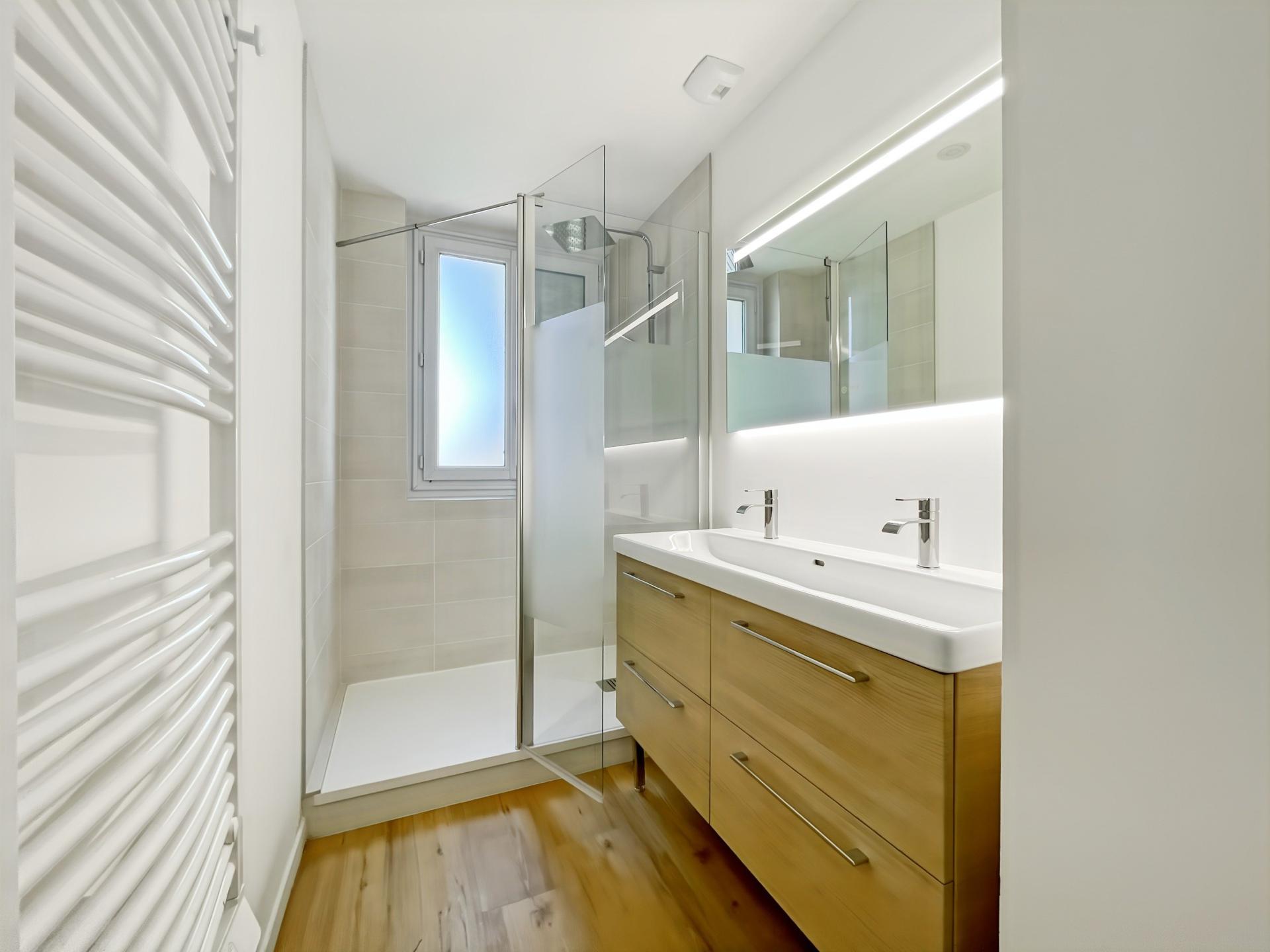 Miniature photo - 6 / 6