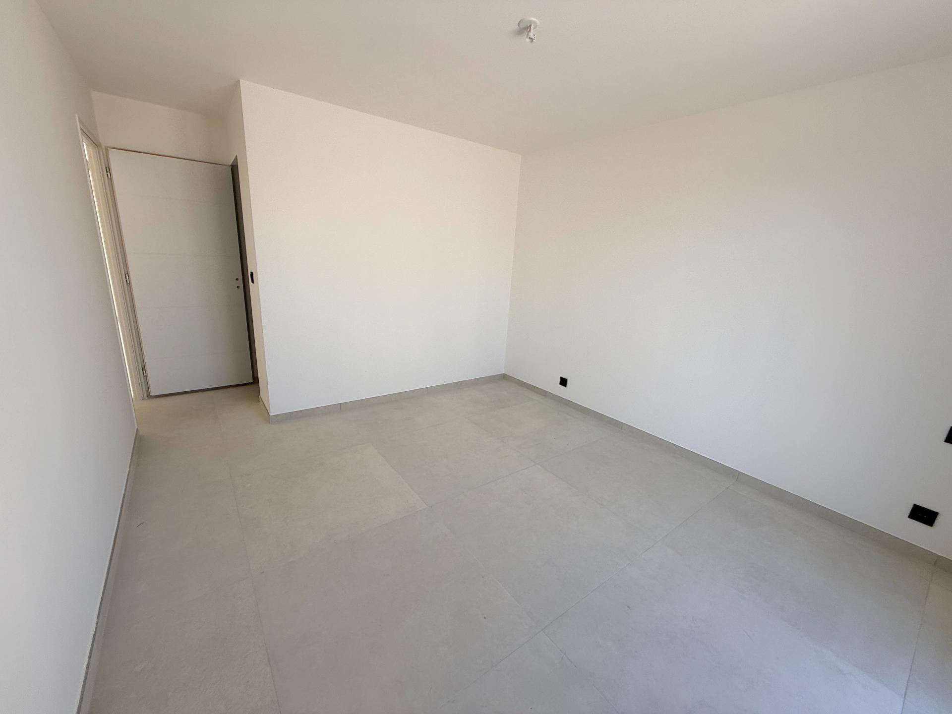 Miniature photo - 4 / 10