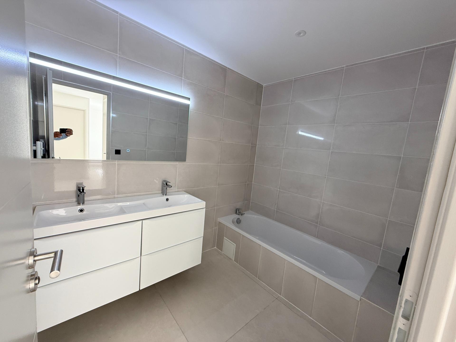 Miniature photo - 6 / 10