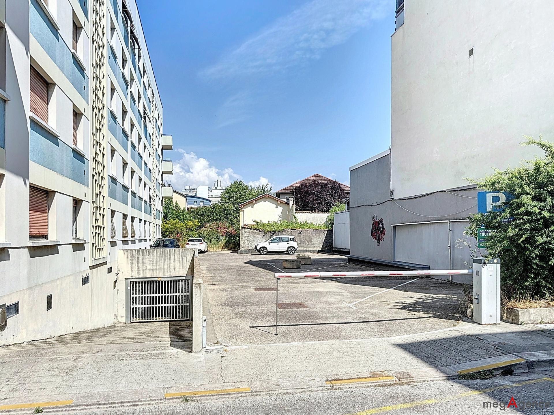 Miniature photo - 8 / 11