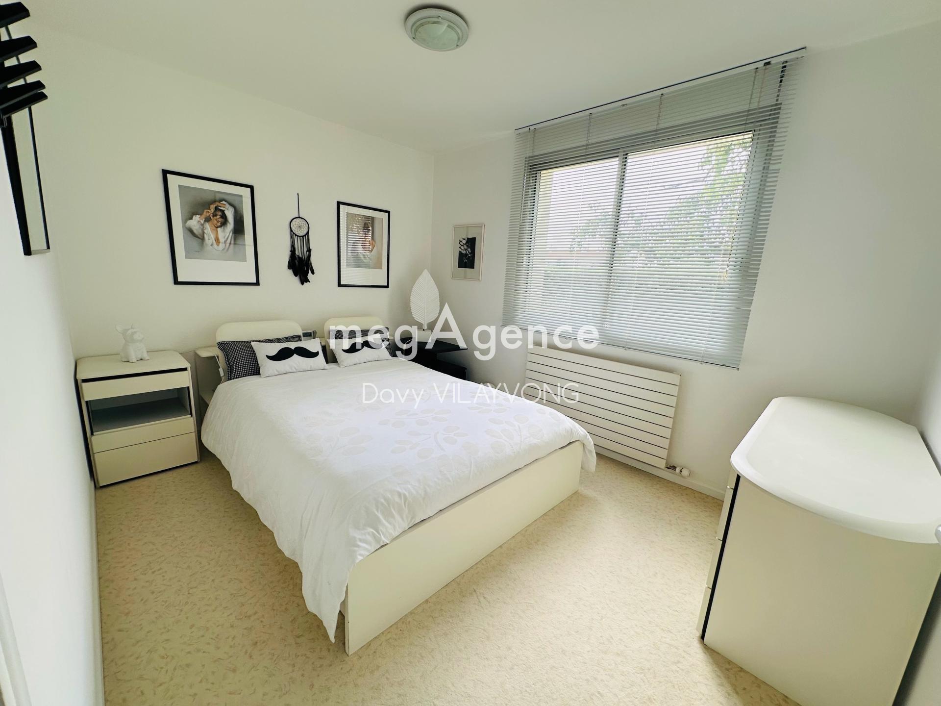 Miniature photo - 5 / 10