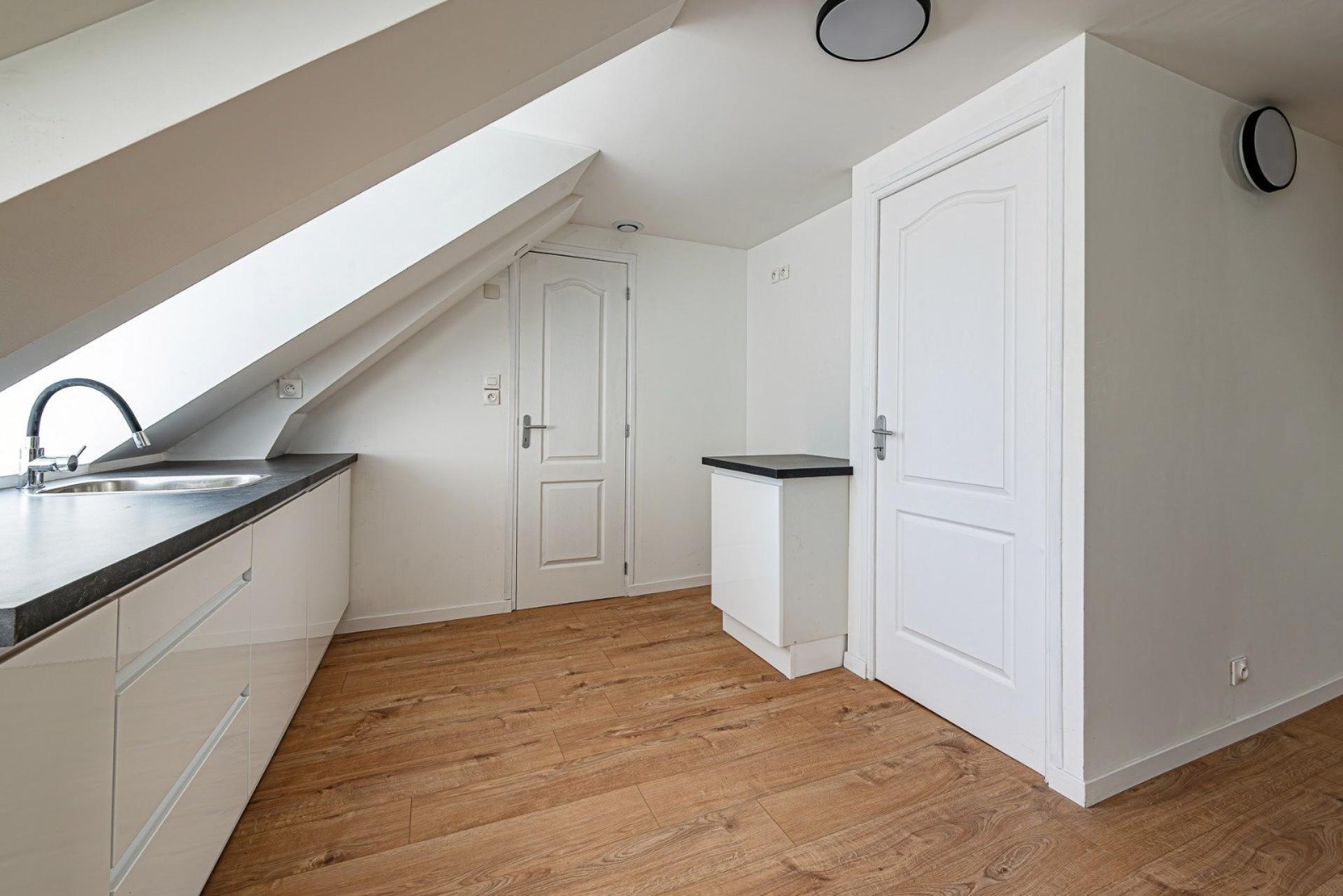 Miniature photo - 5 / 16