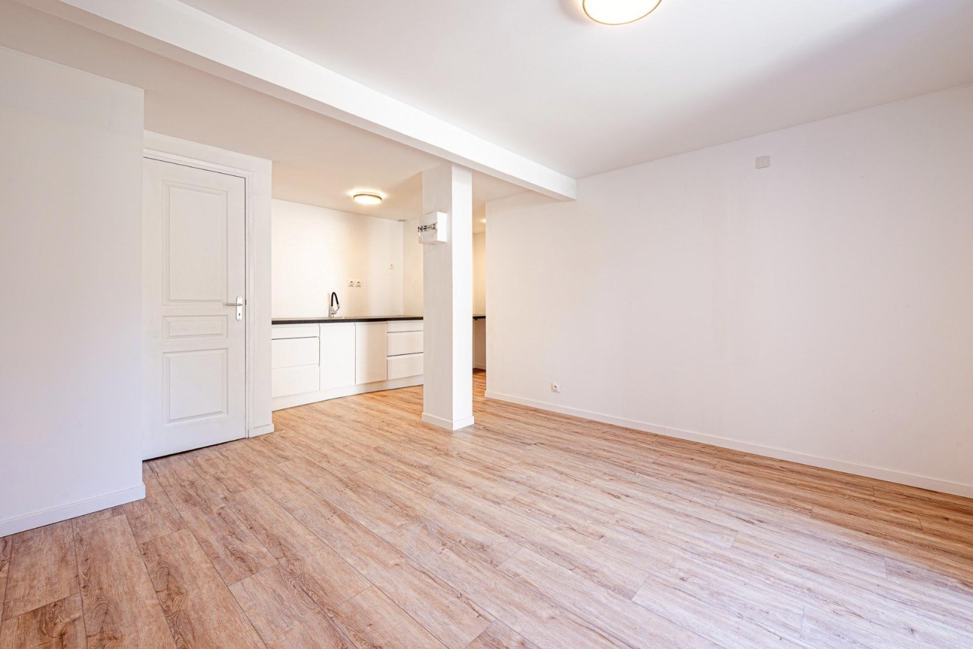 Miniature photo - 12 / 16