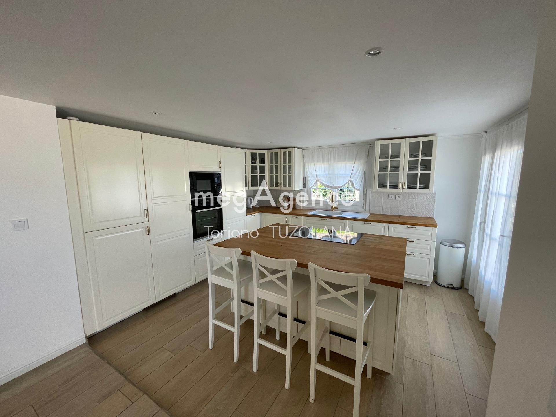 Miniature photo - 8 / 16