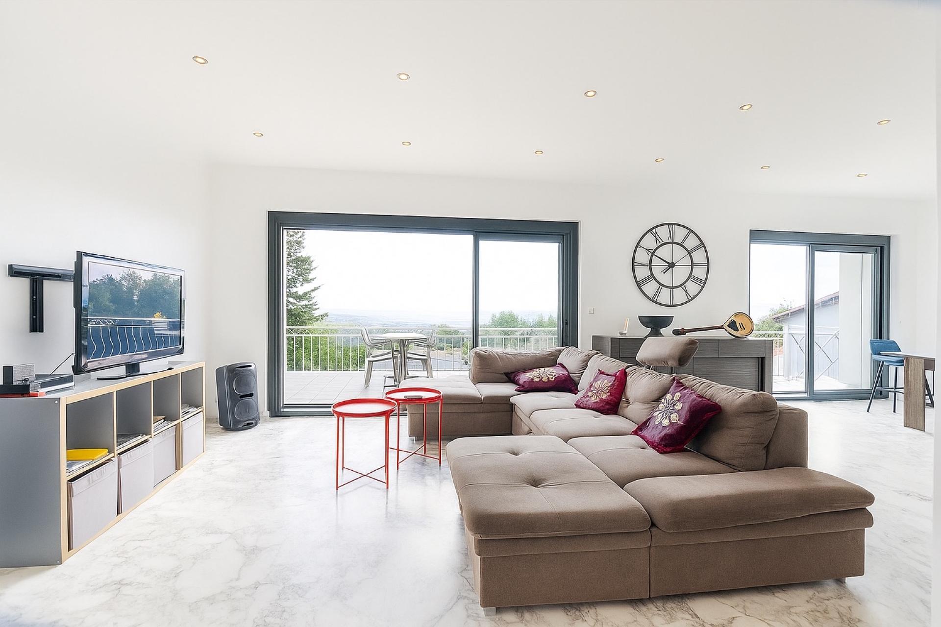 Miniature photo - 5 / 10