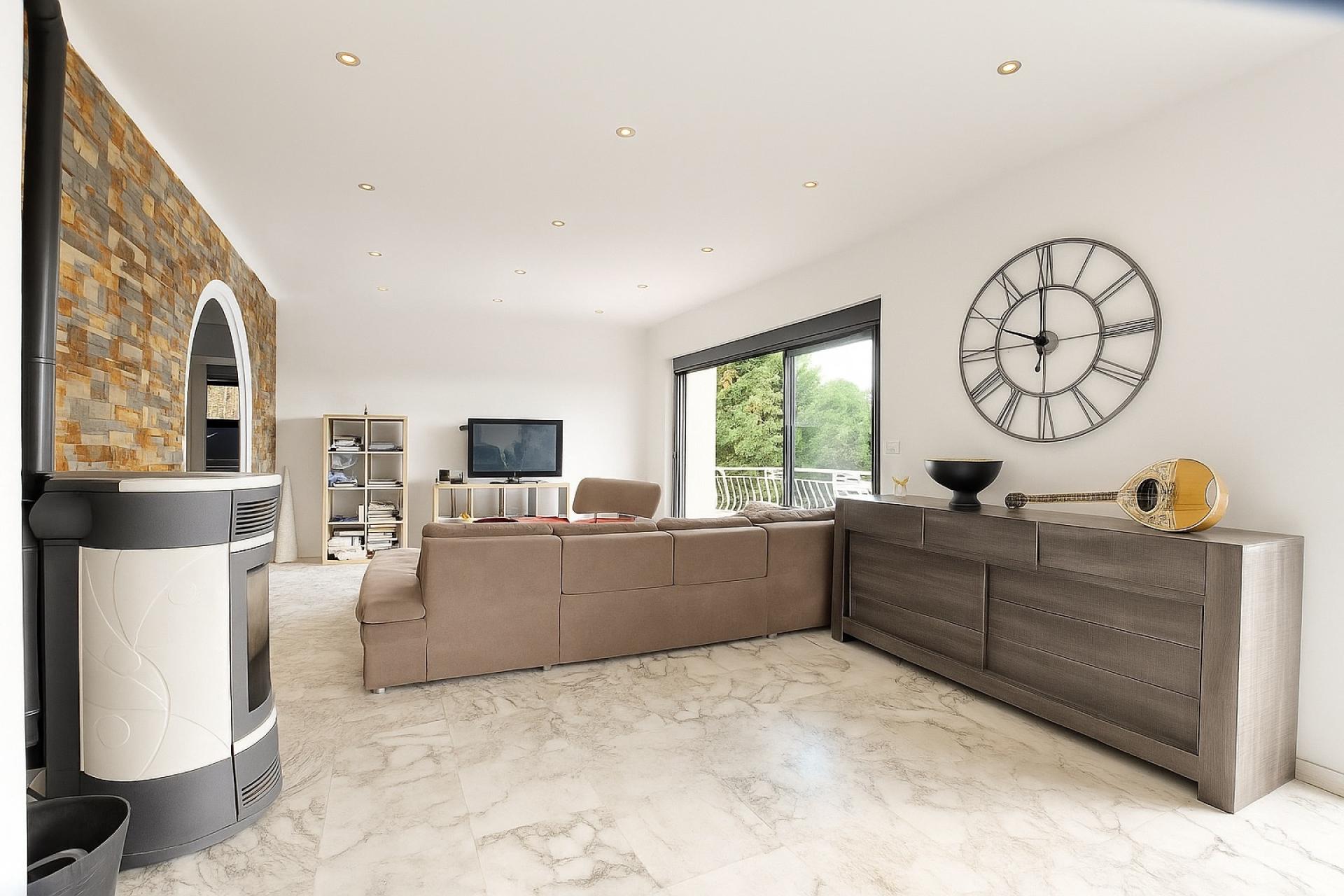 Miniature photo - 2 / 10