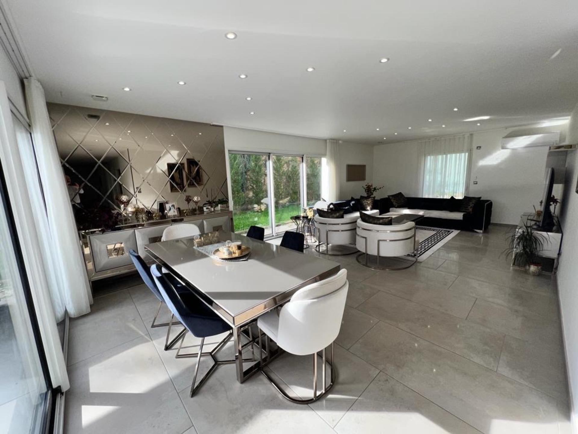 Miniature photo - 2 / 9