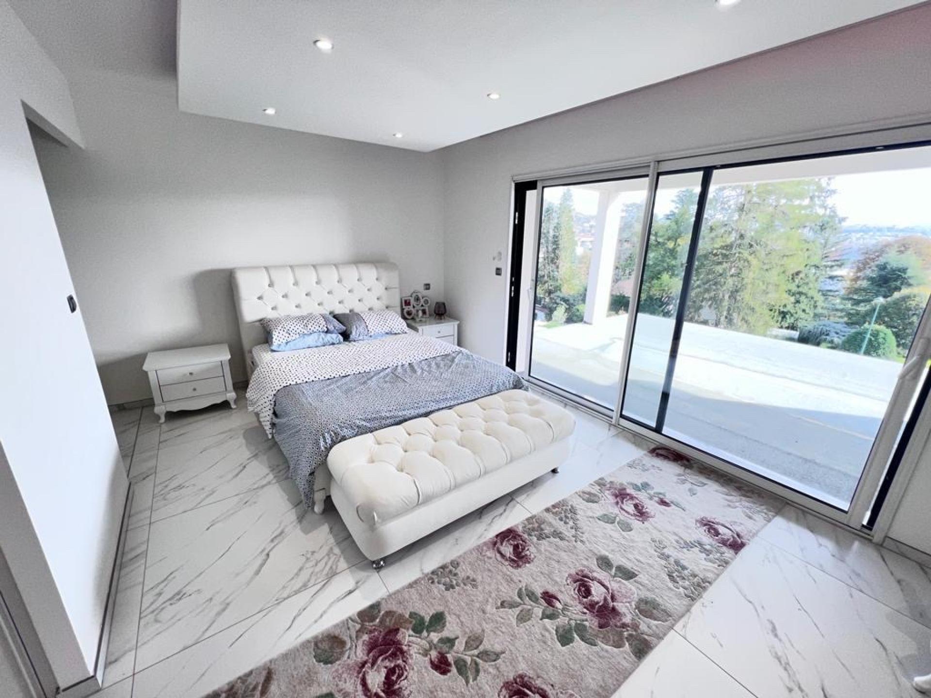 Miniature photo - 9 / 9