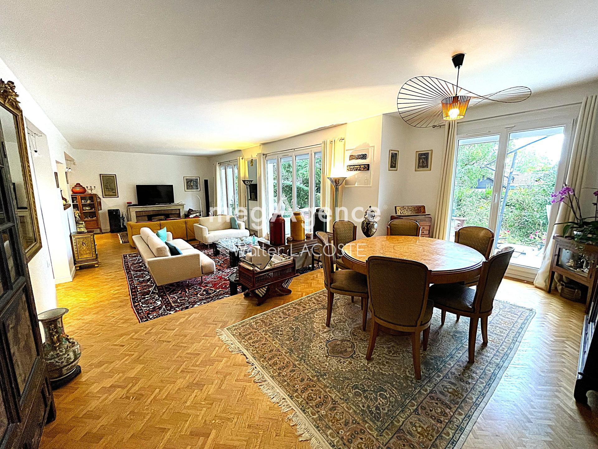 Miniature photo - 2 / 12