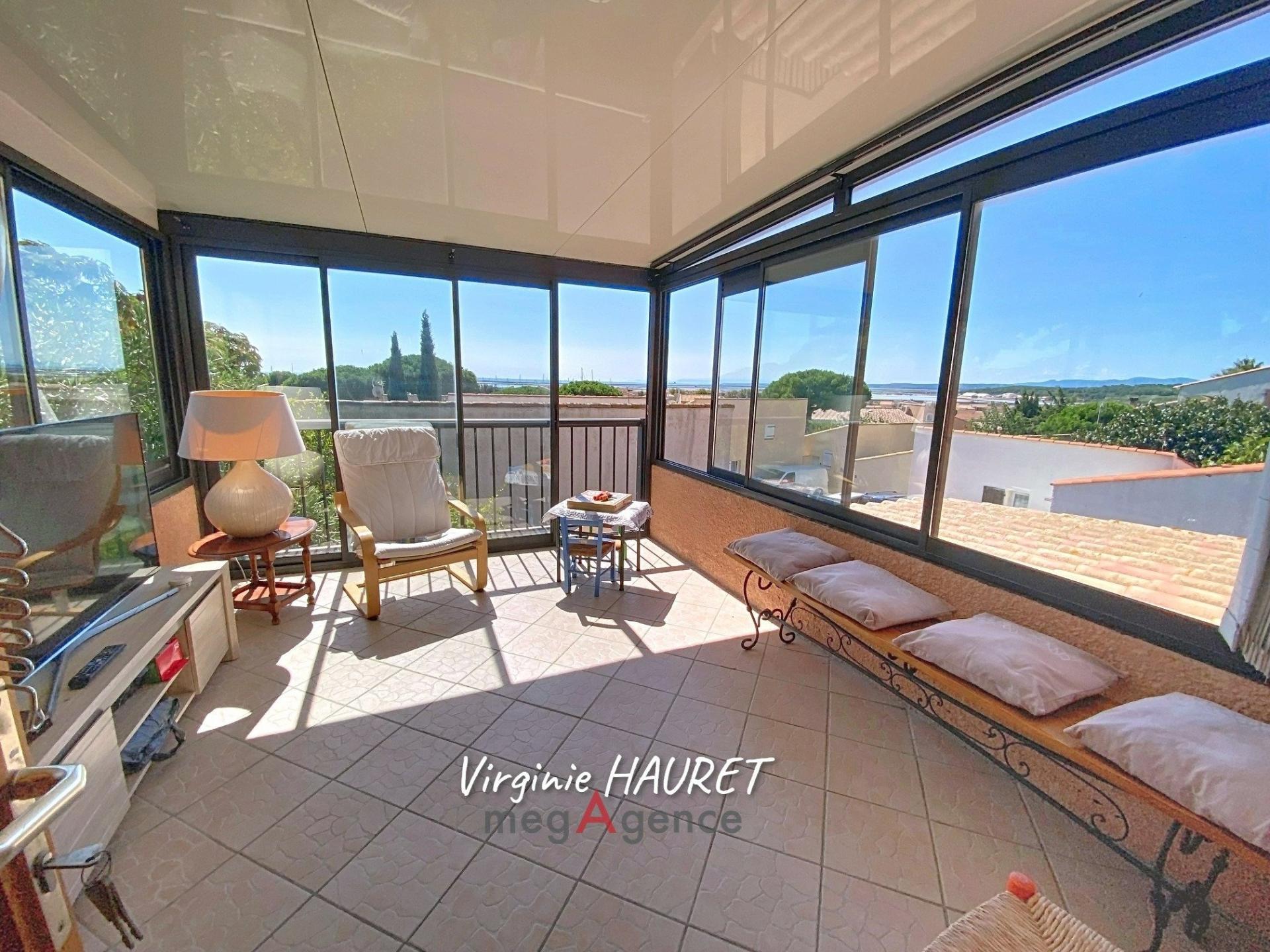 Miniature photo - 2 / 18