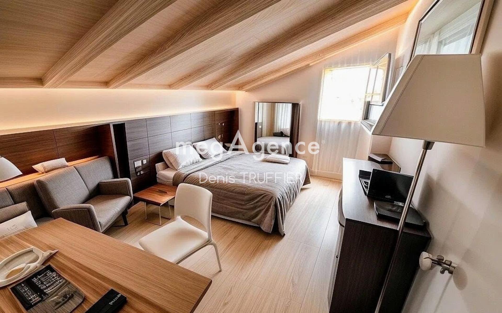 Miniature photo - 8 / 10