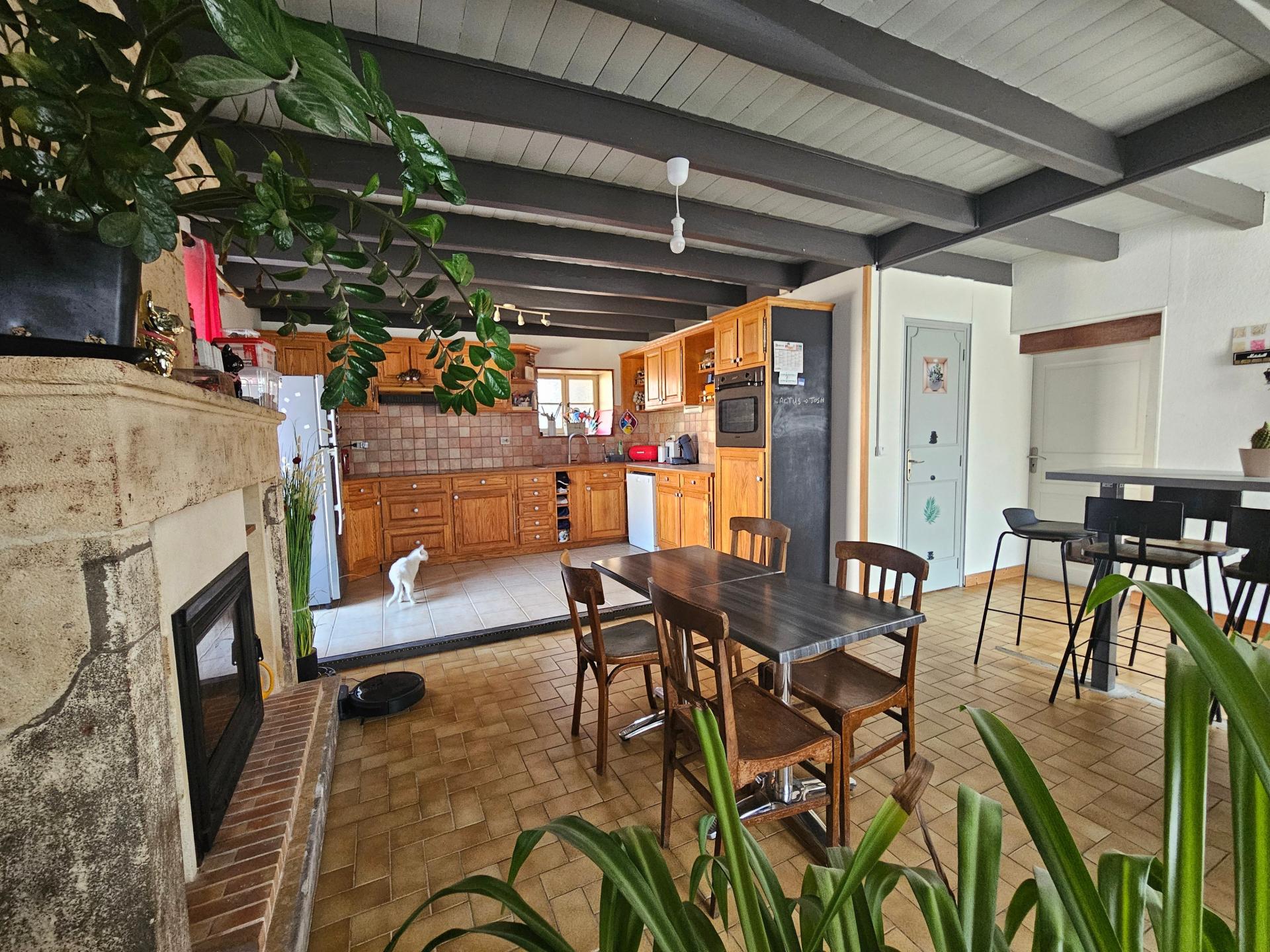 Miniature photo - 2 / 18