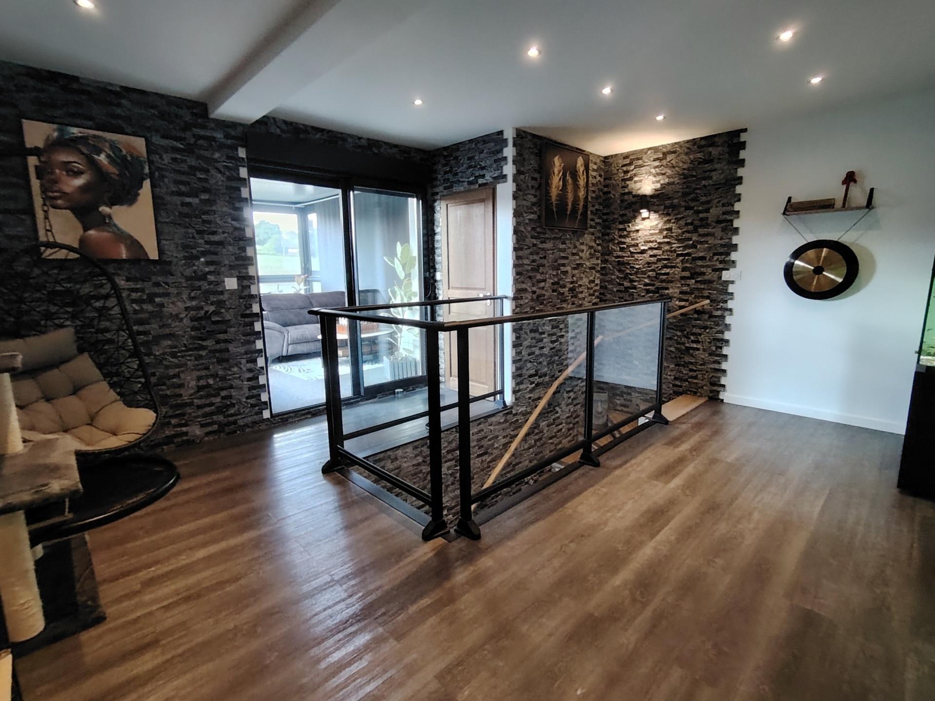 Miniature photo - 12 / 20