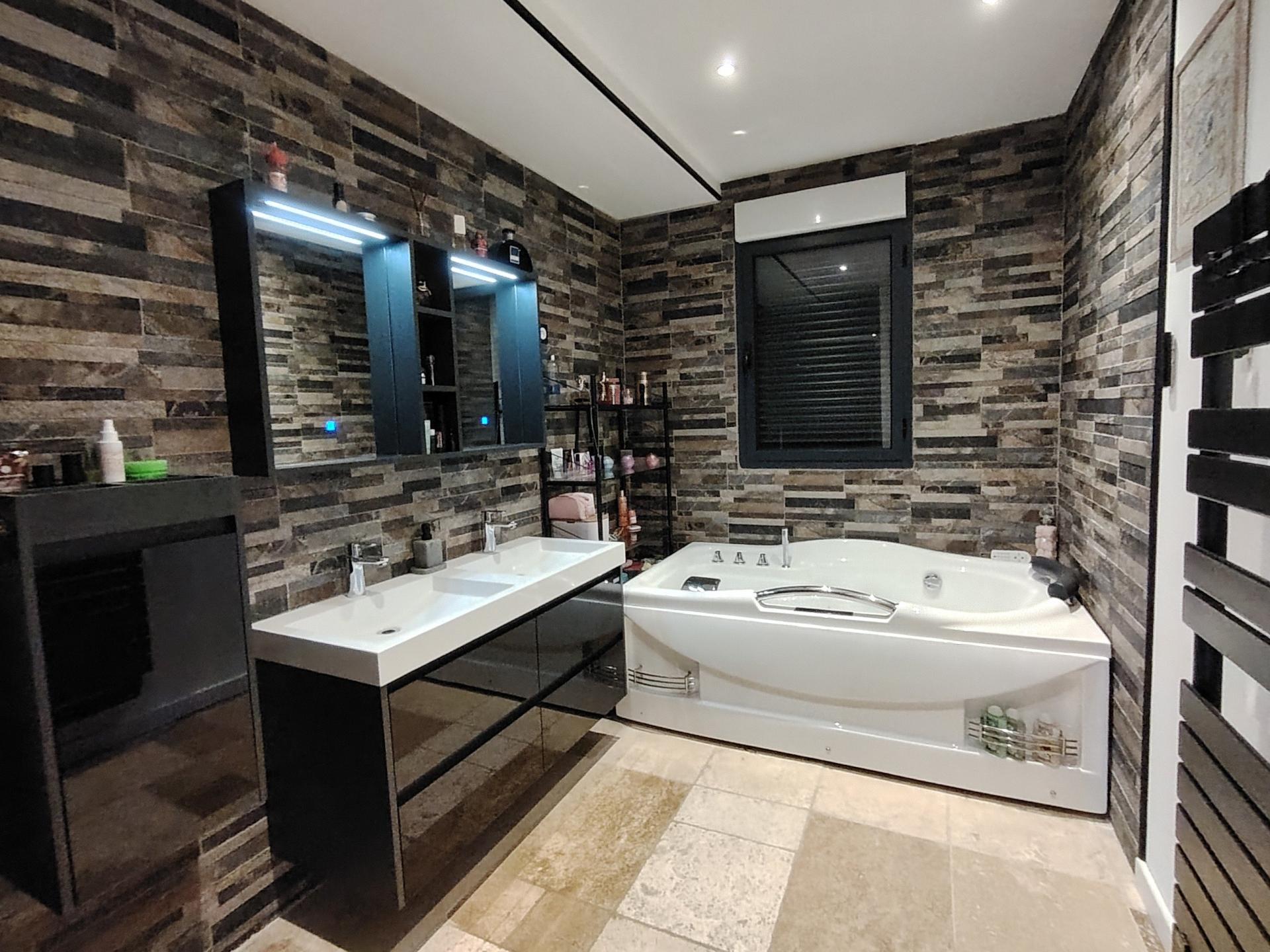 Miniature photo - 10 / 20