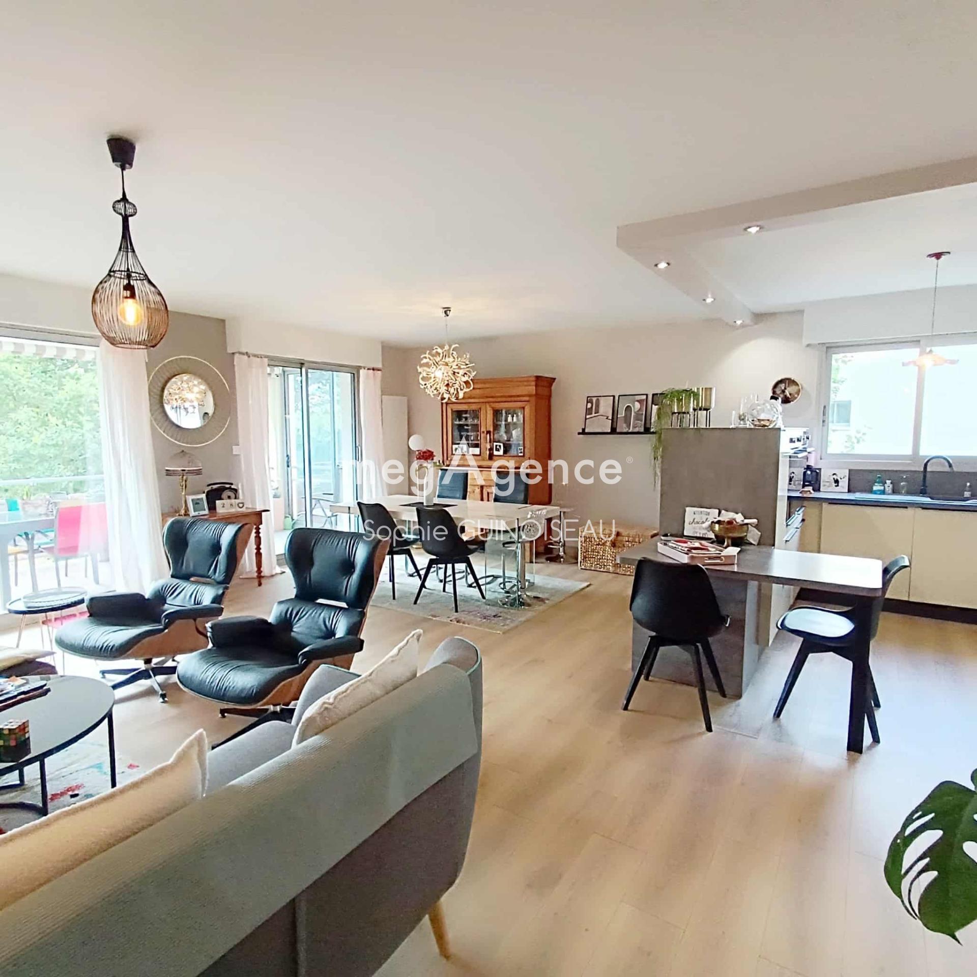 Miniature photo - 2 / 13