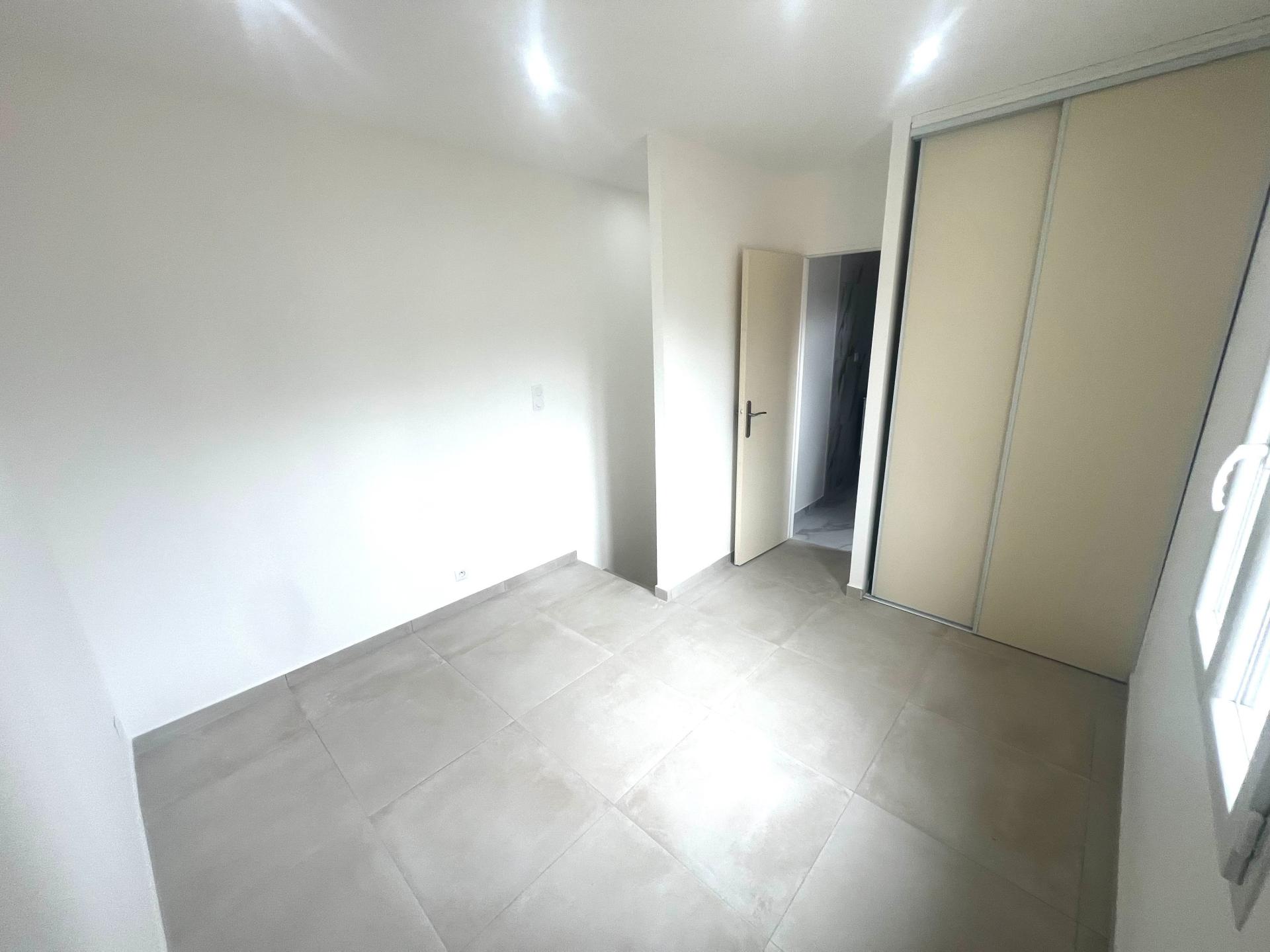 Miniature photo - 10 / 16