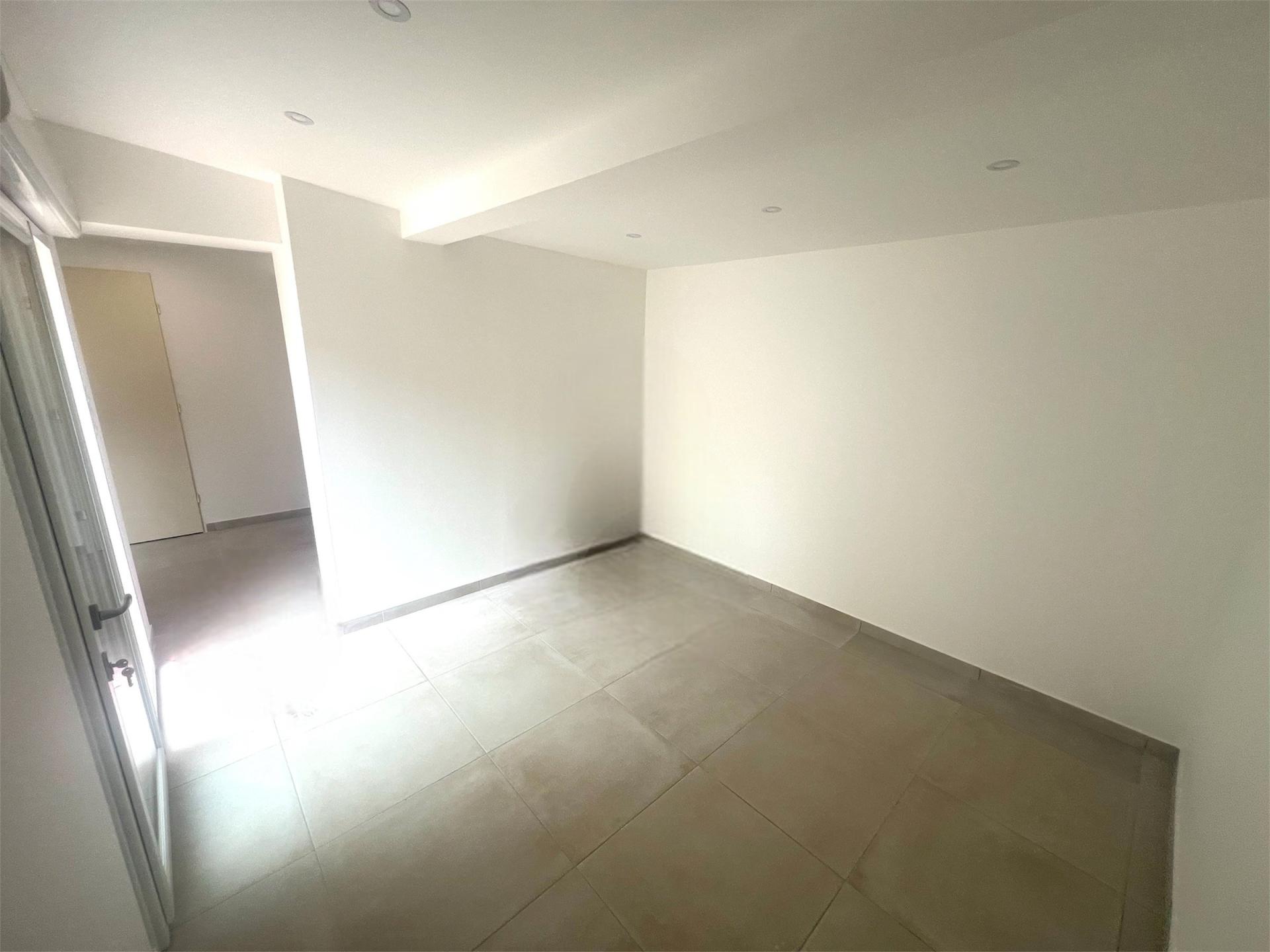 Miniature photo - 6 / 16