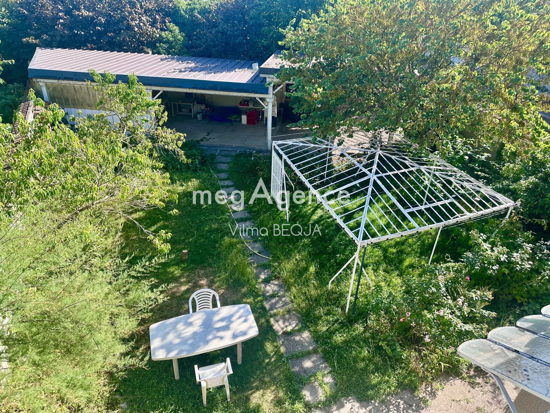 Miniature photo - 12 / 16