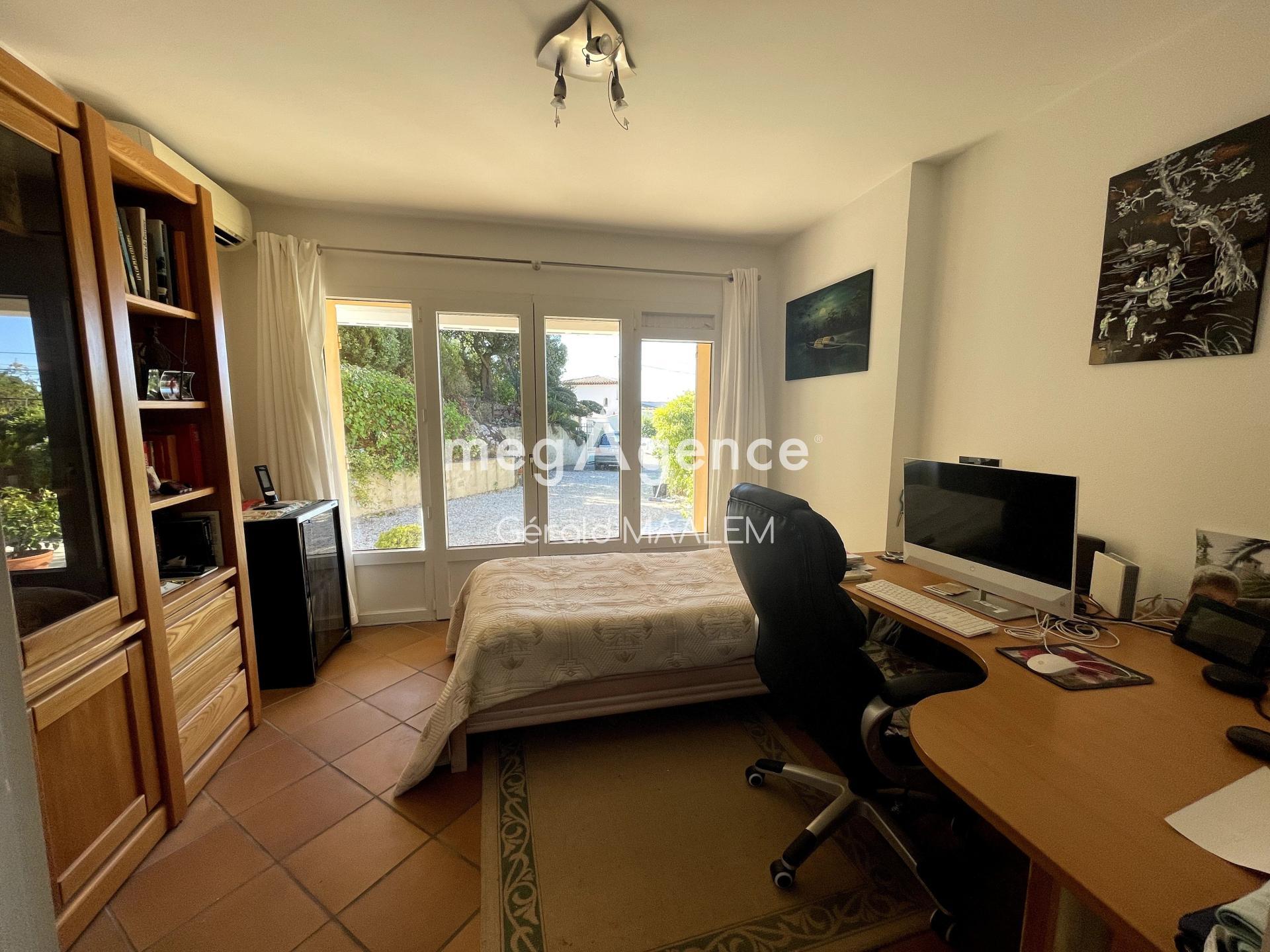 Miniature photo - 12 / 19