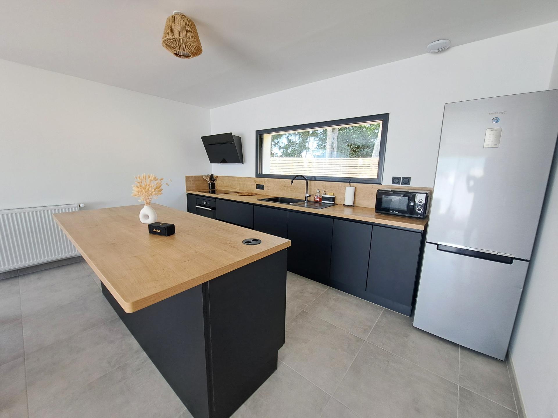 Miniature photo - 2 / 13