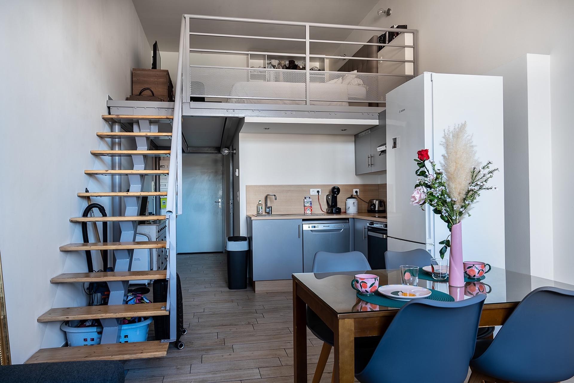 Miniature photo - 2 / 11