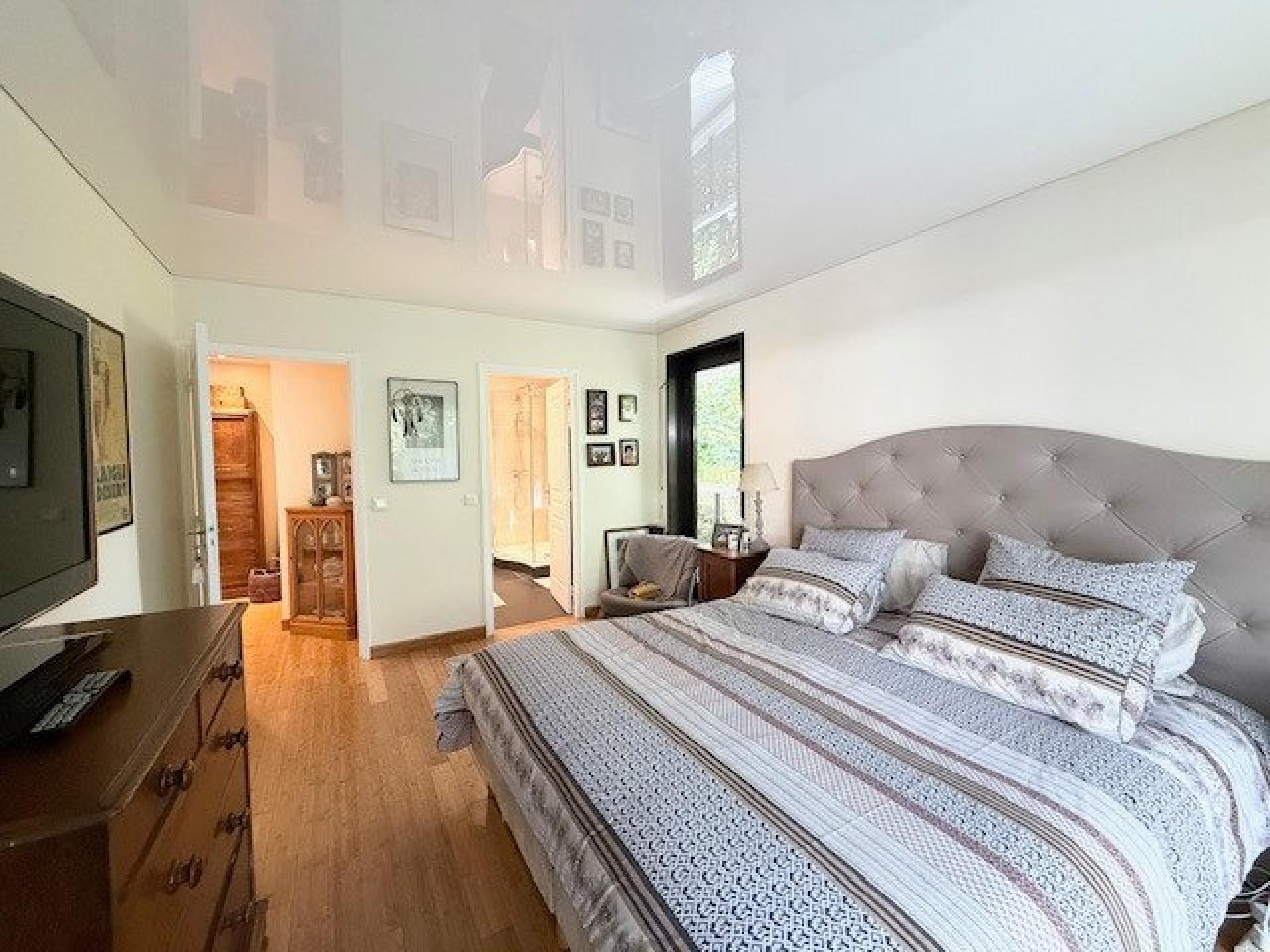 Miniature photo - 12 / 16