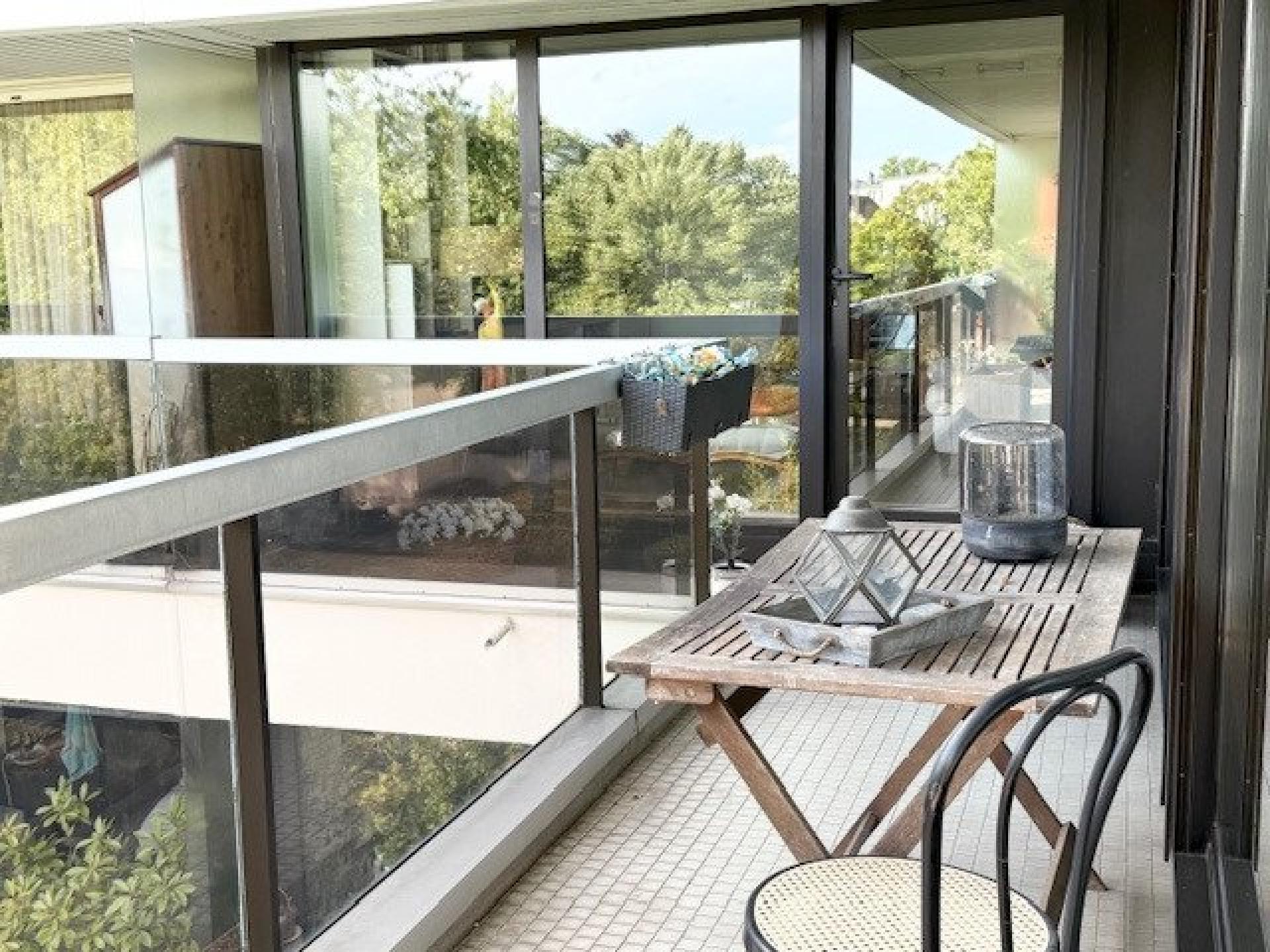 Miniature photo - 9 / 16