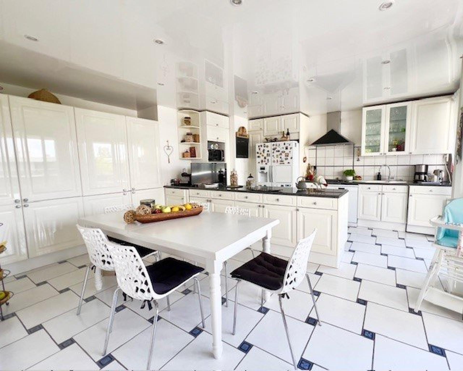 Miniature photo - 3 / 16