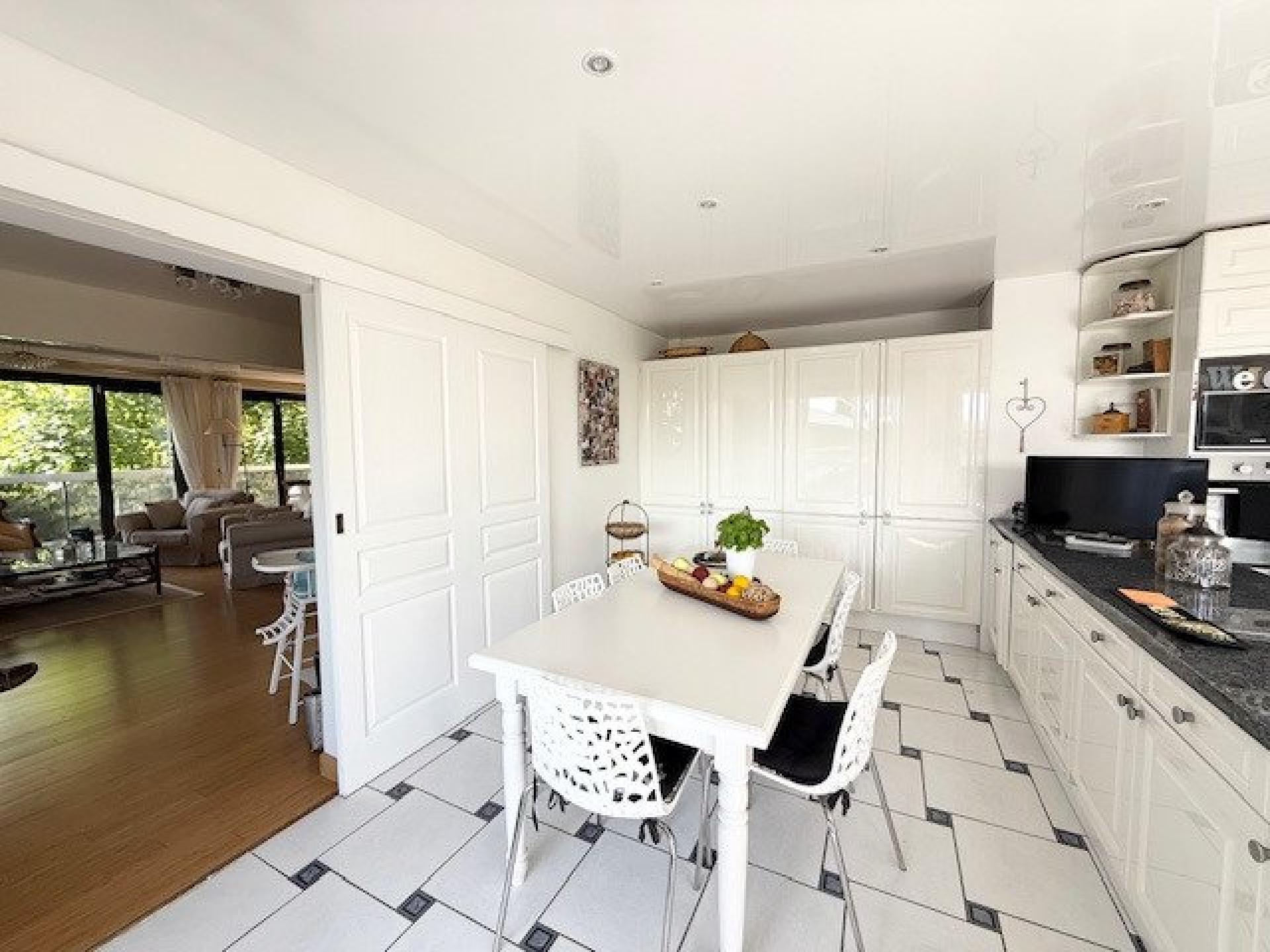 Miniature photo - 5 / 16