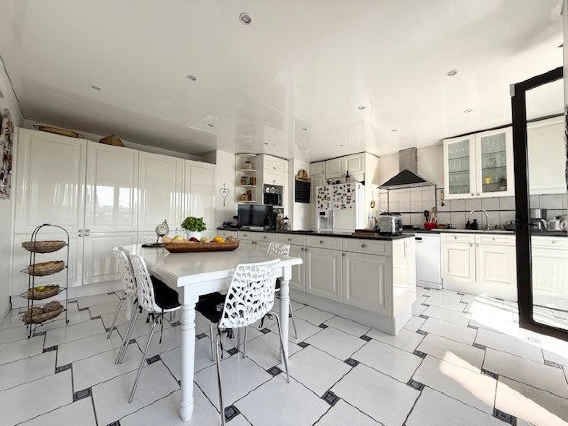 Miniature photo - 6 / 16