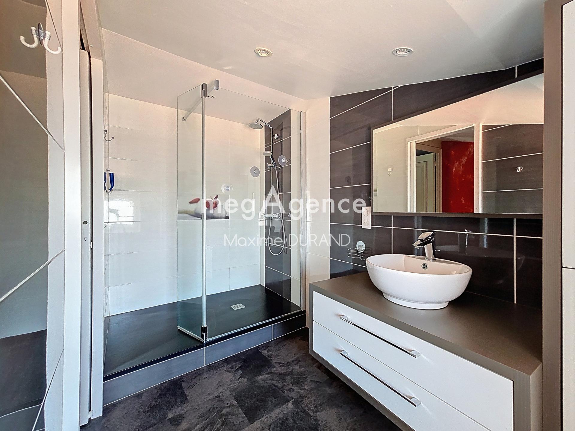 Miniature photo - 12 / 18