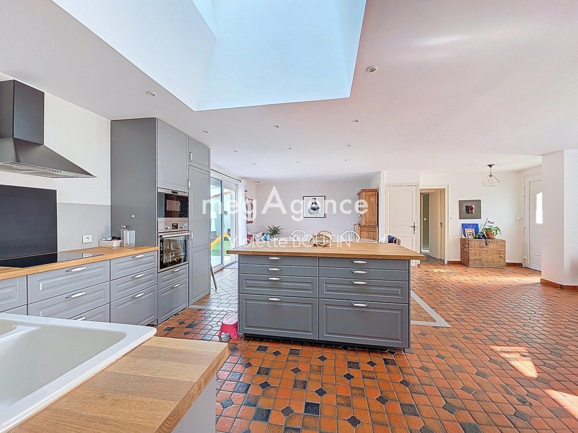 Miniature photo - 2 / 16