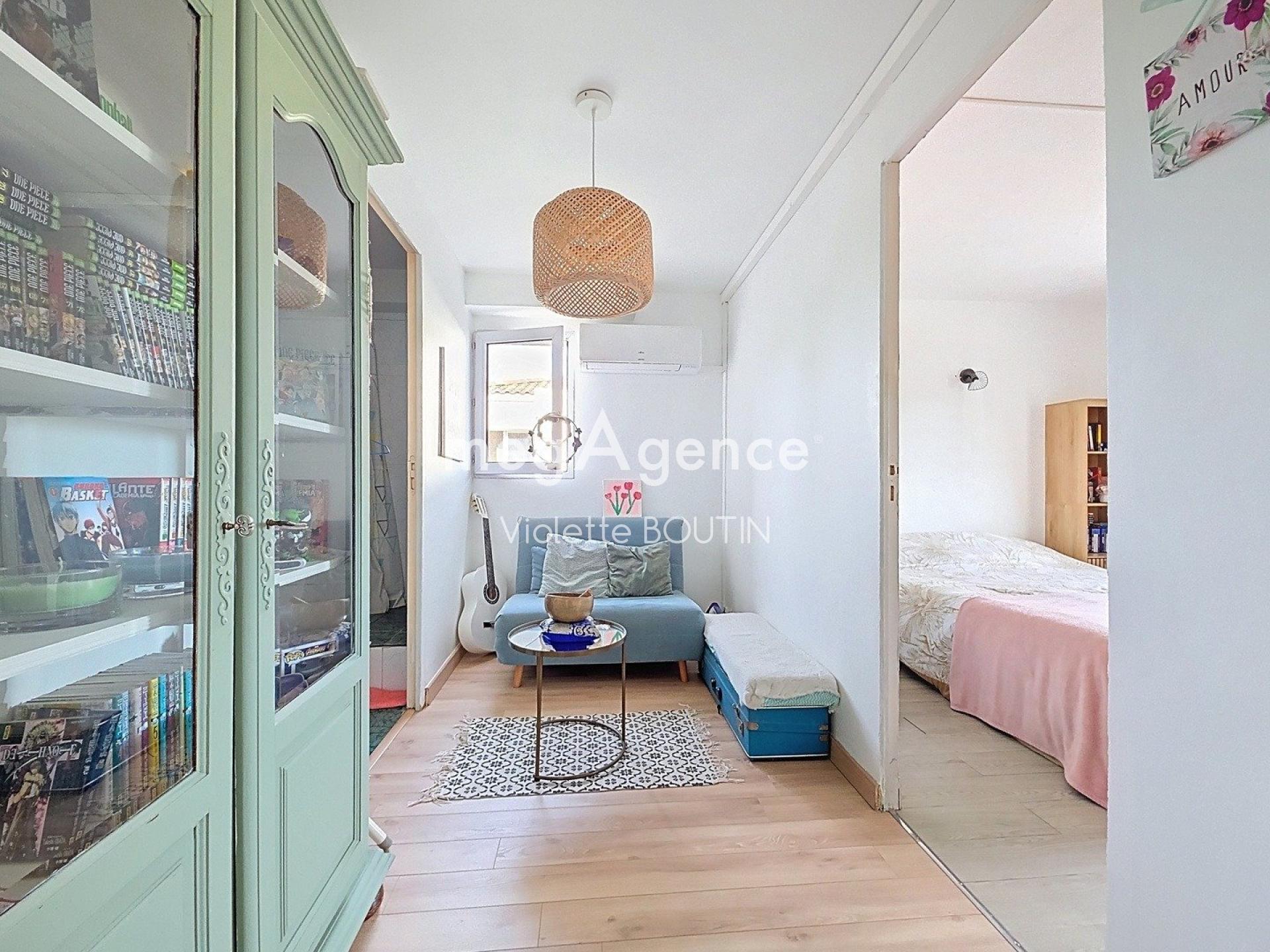 Miniature photo - 12 / 16