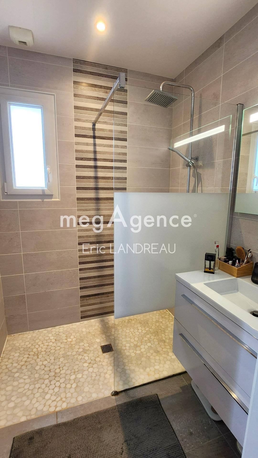 Miniature photo - 8 / 16