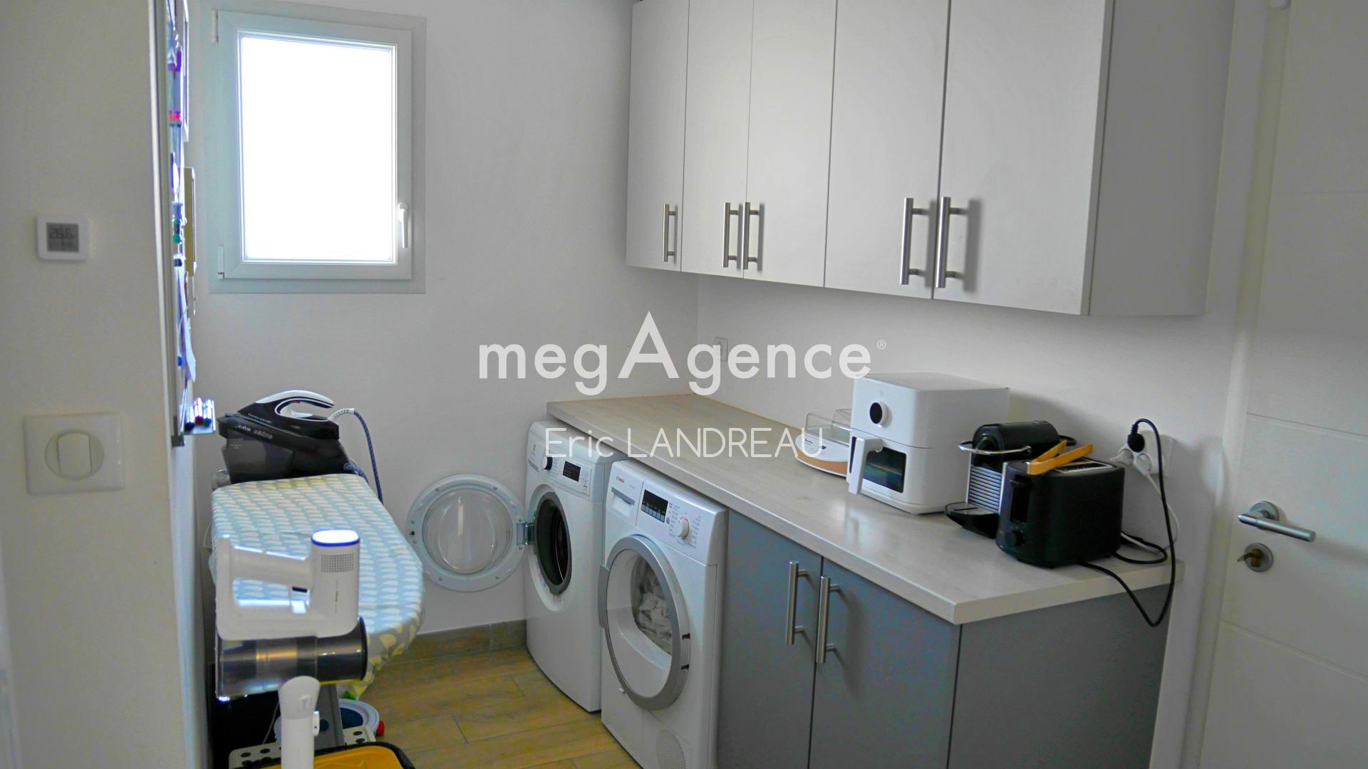 Miniature photo - 12 / 16