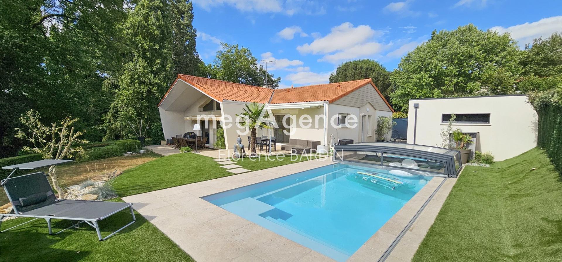 Miniature photo - 2 / 18