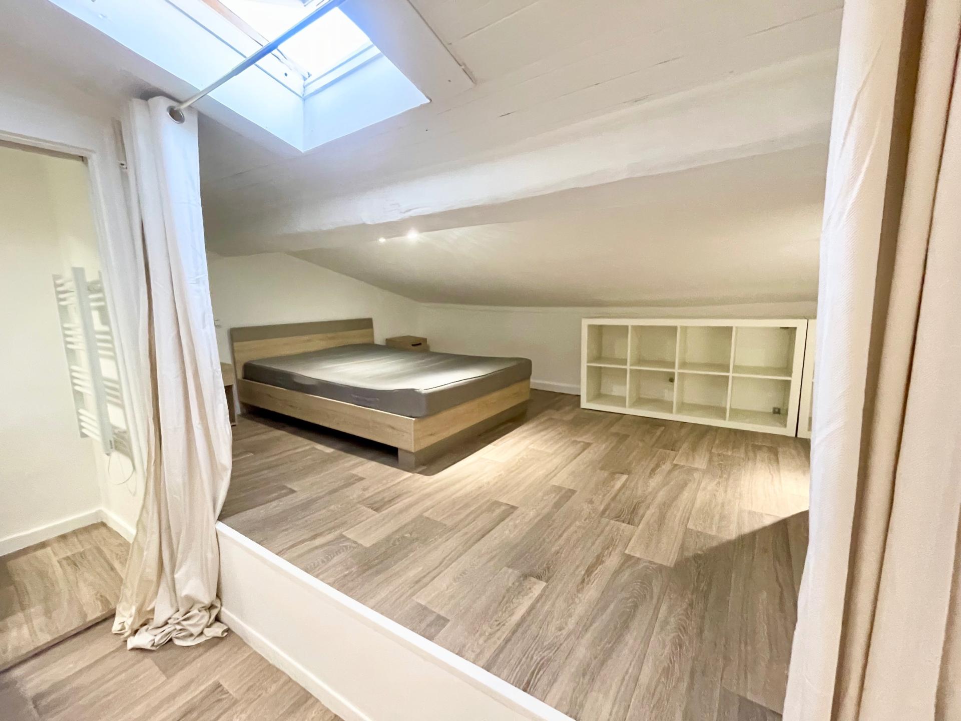 Miniature photo - 7 / 10