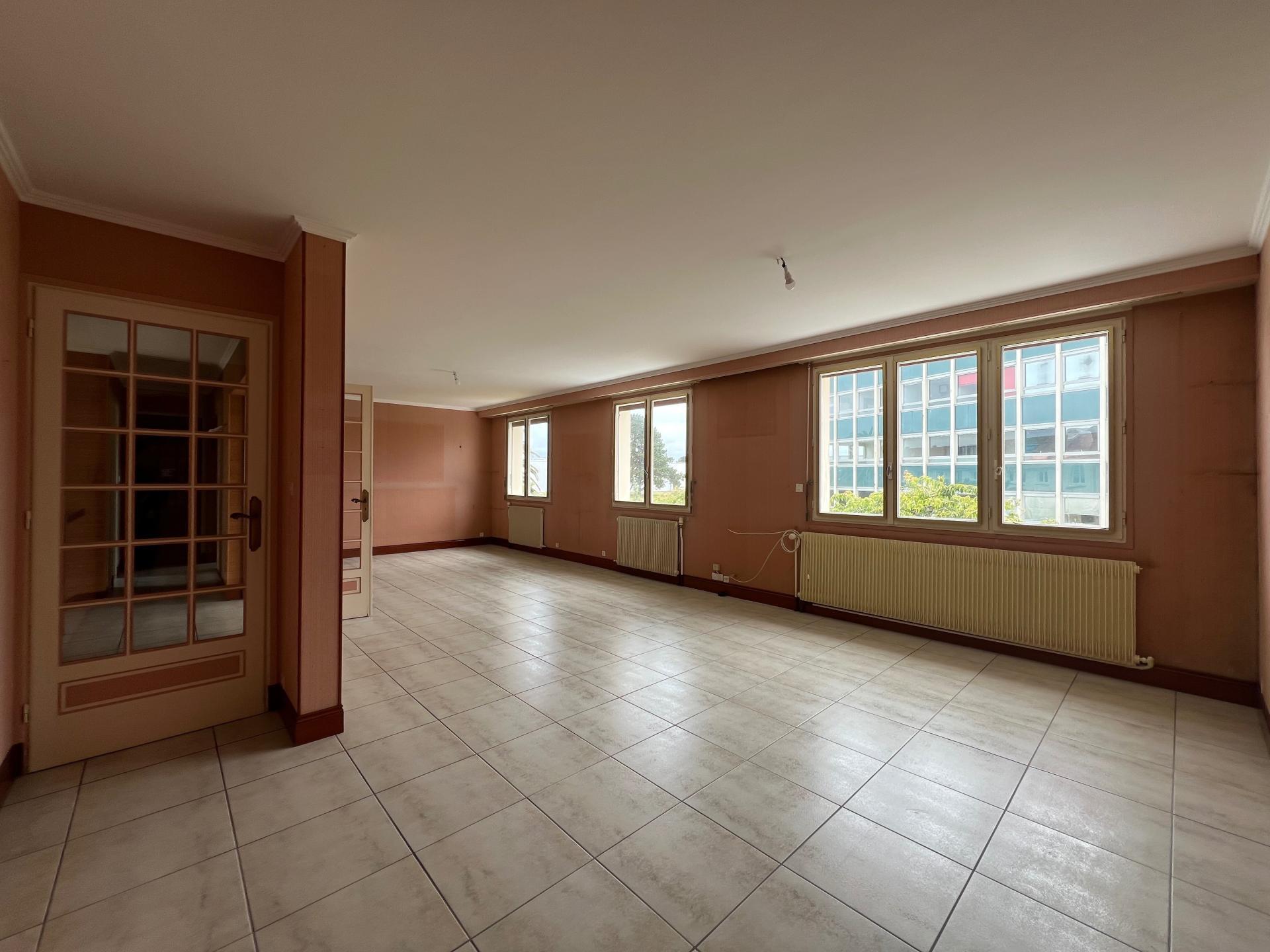 Miniature photo - 2 / 14