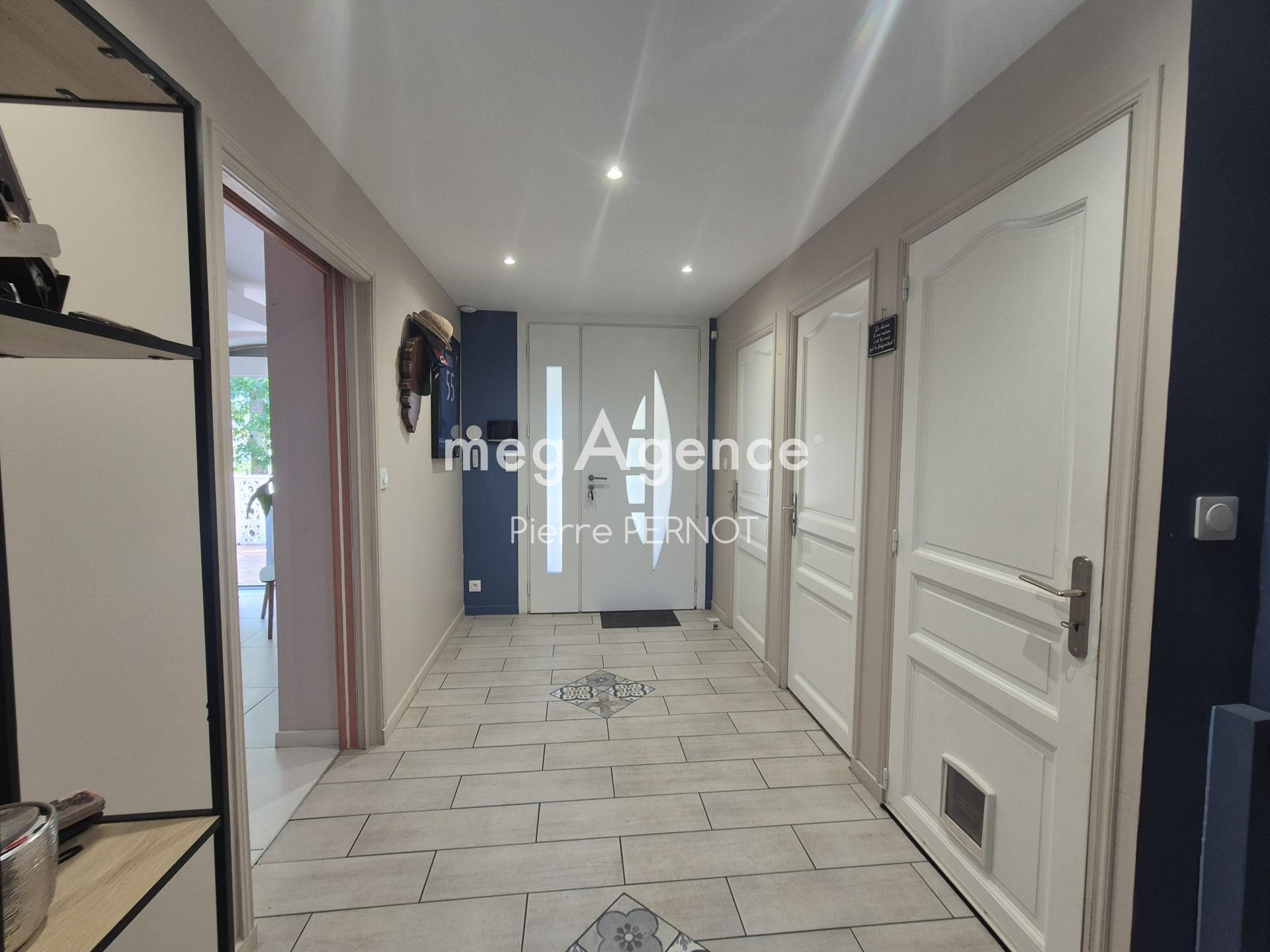 Miniature photo - 2 / 17