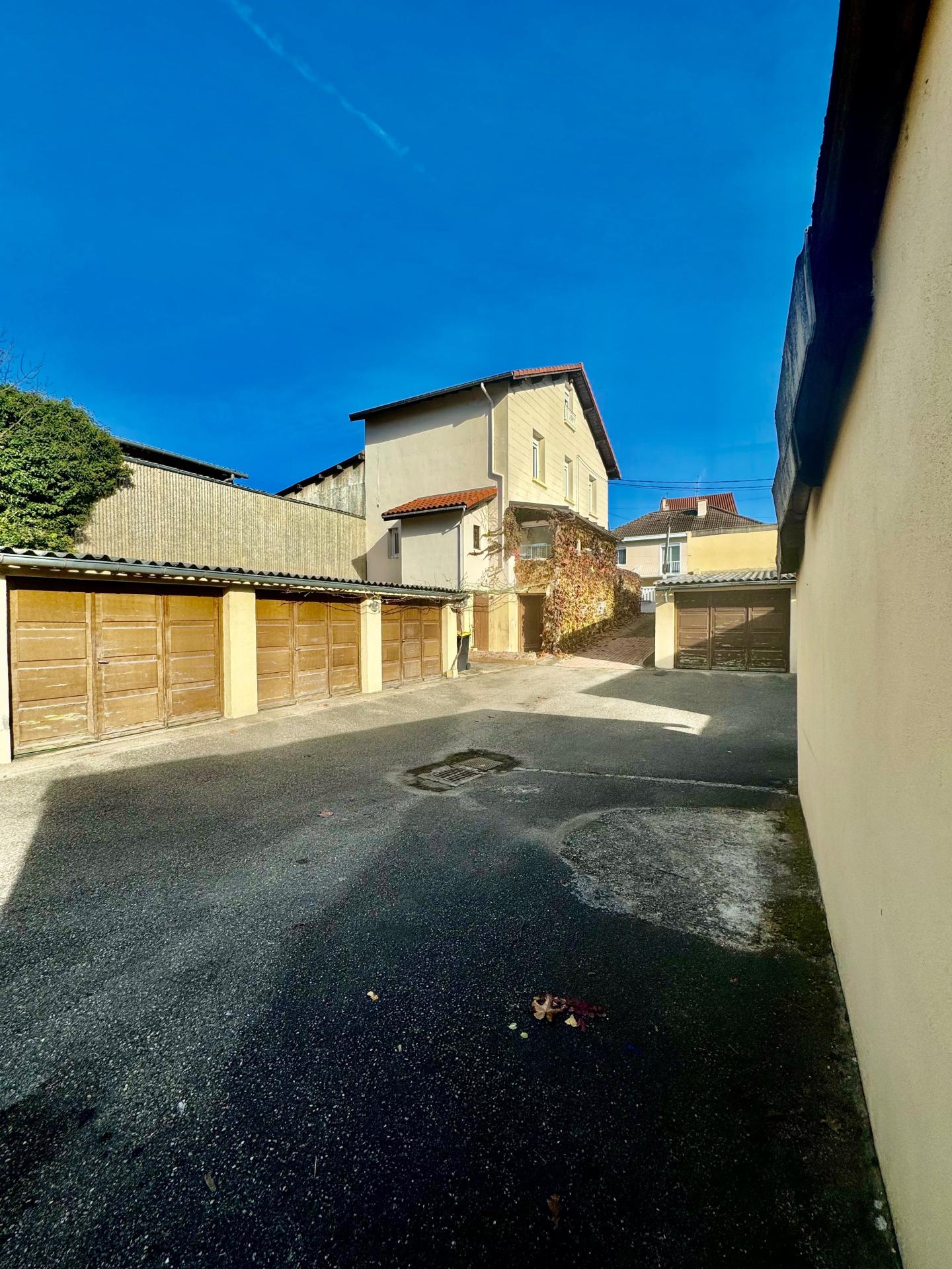 Miniature photo - 2 / 15