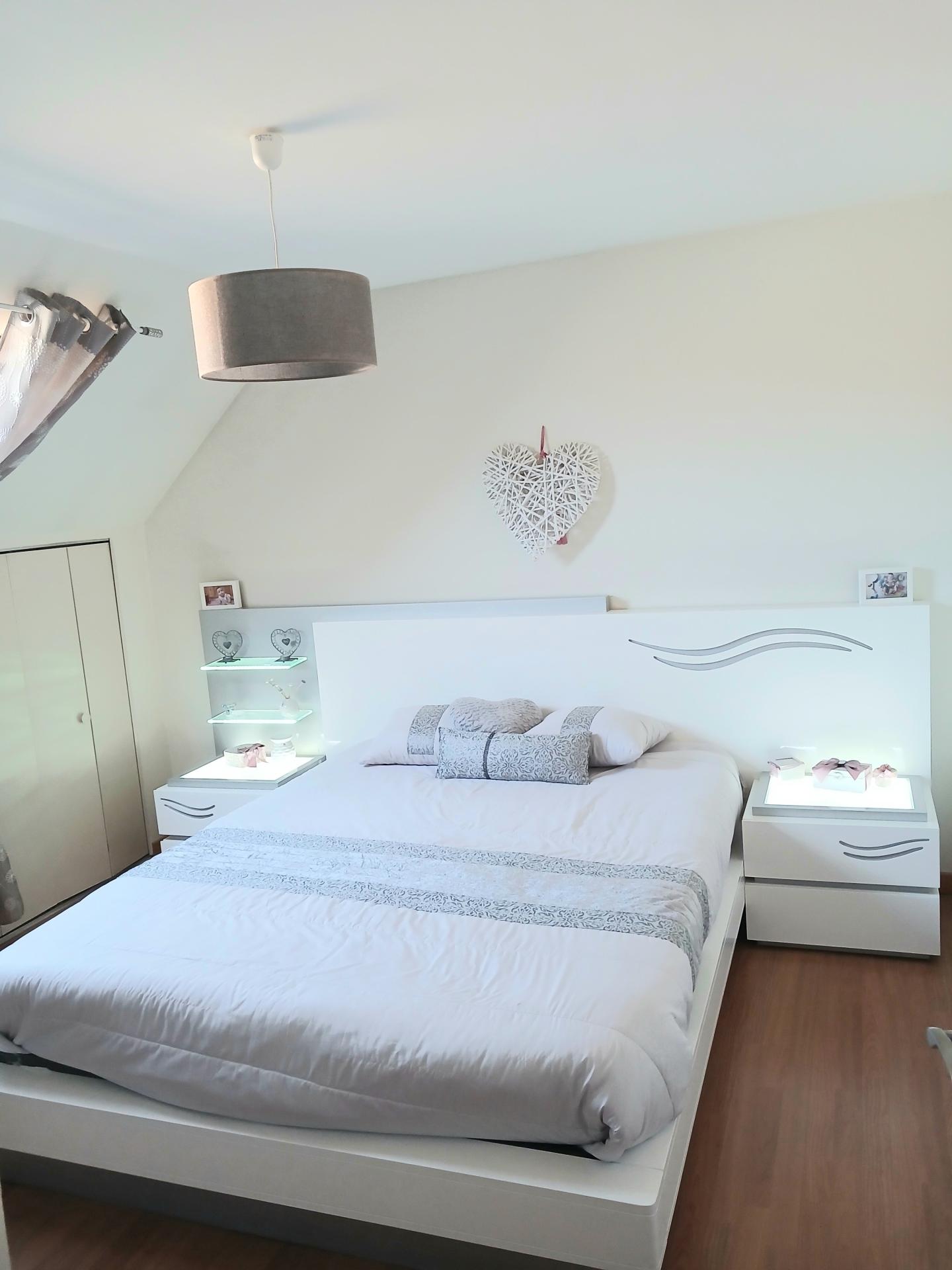 Miniature photo - 2 / 19