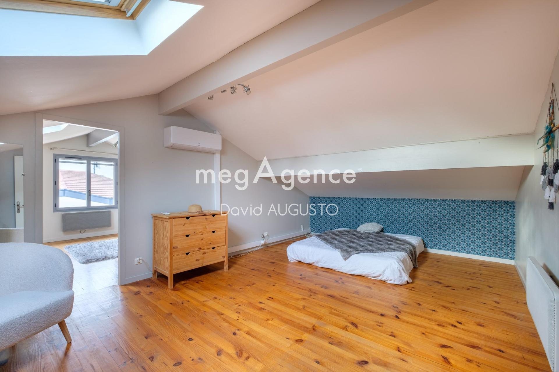 Miniature photo - 9 / 12